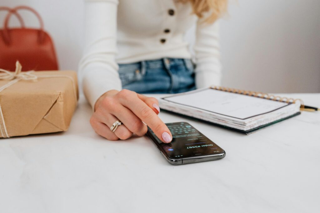 Pourquoi le SMS marketing surpasse l'email en 2026 ?
